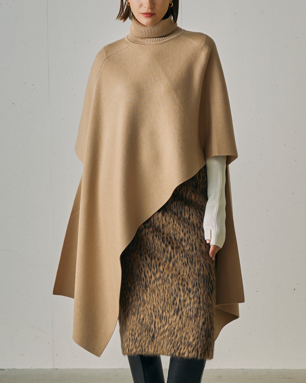 ウルトラファインメリノ・ハイネックポンチョ/DoCLASSE