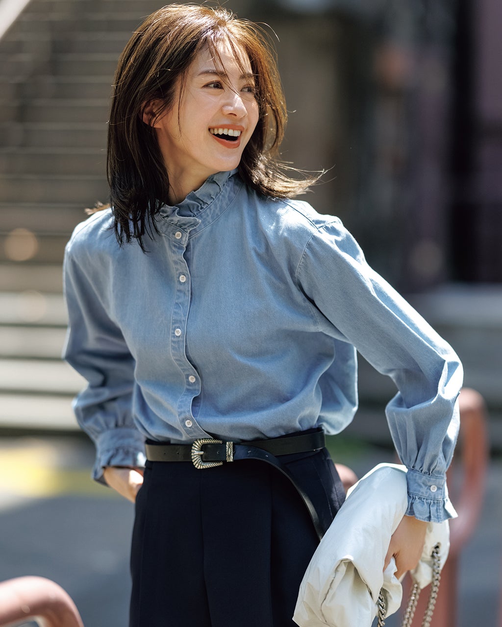 ドレープデニム・フリルスタンドカラーブラウス/DoCLASSE