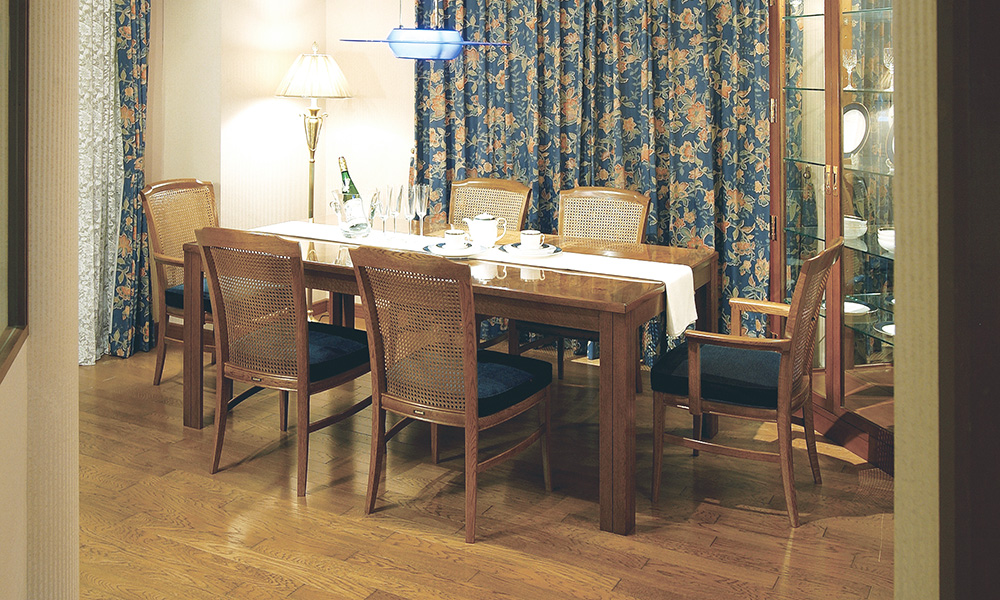 美品 カリモク最高峰 ドマーニ モーガントン ナイトテーブル 照明付き 最高級 モーガントンコレクション｜カリモク家具の「定番」 ｜ カリモク家具