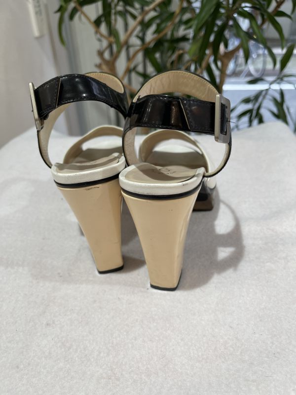 美品】CHANEL シャネル ロゴ クリア ヒール サンダル 35 1/2 レザー