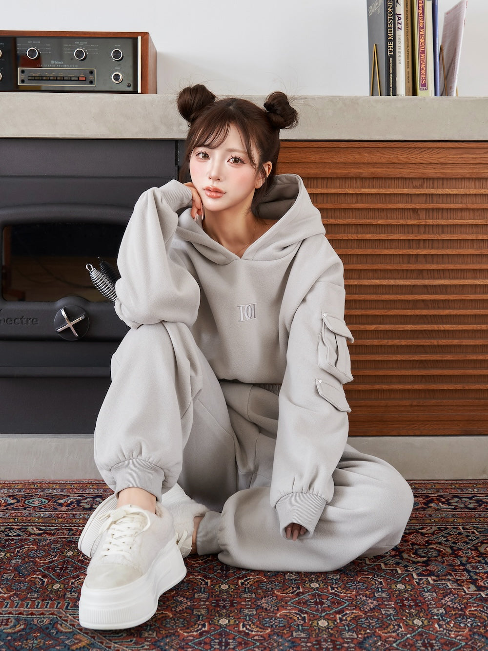 タグ付き未使用】 Sporty&Rich クロップドスウェット Vネック タグ付き