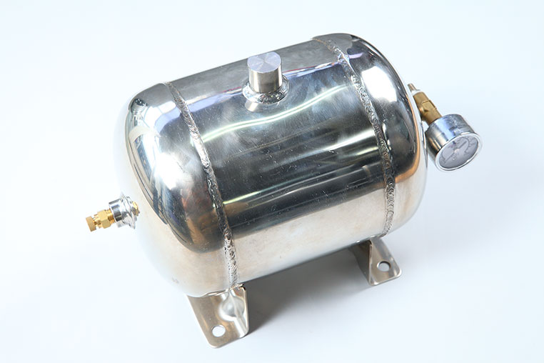 エアサスのタンクは容量だけでは語れない。究極はオーダーメイド