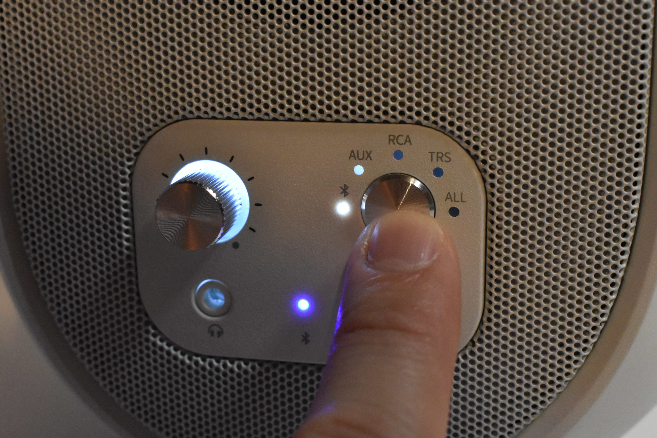 JBLの同軸スピーカーがBluetooth入力対応モデルとなって新登場！進化