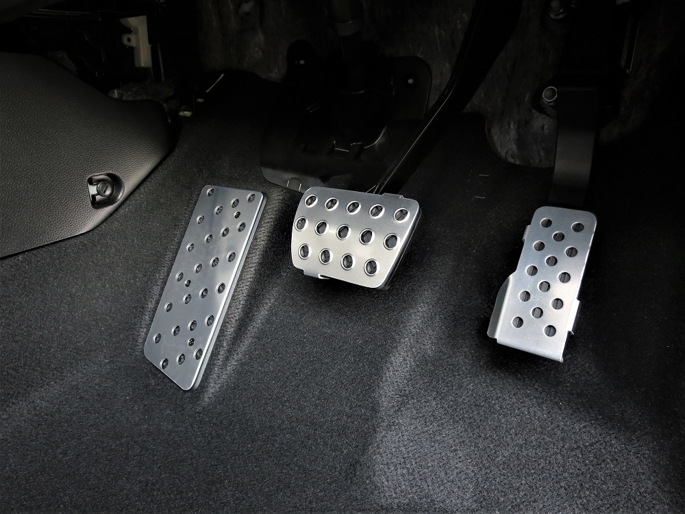 新発売 ホンダ フィット HONDA FIT GR e:HEV 専用アルミペダルセット