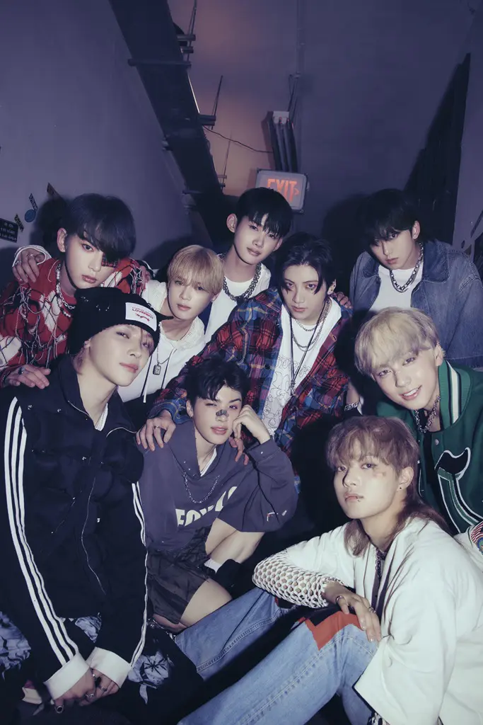 BTS、SEVENTEENなどの写真を500点以上展示！ HYBE LABELSアーティスト7