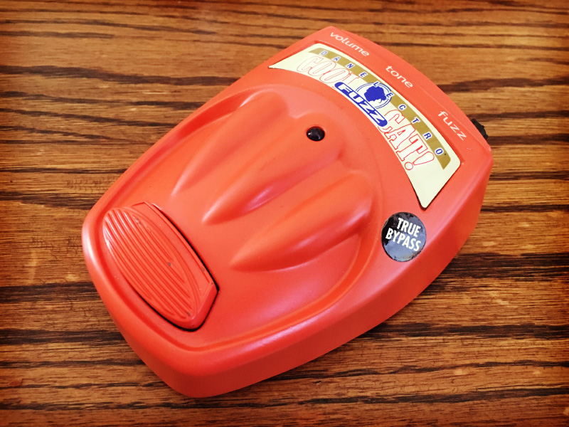 Danelectro Cool Cat CF-1 Fuzzをレビュー！Frantone Peachfuzzベース