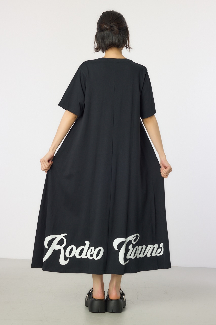 RODEO CROWNS WIDE BOWL | Vネックスクリプトロゴマキシワンピース