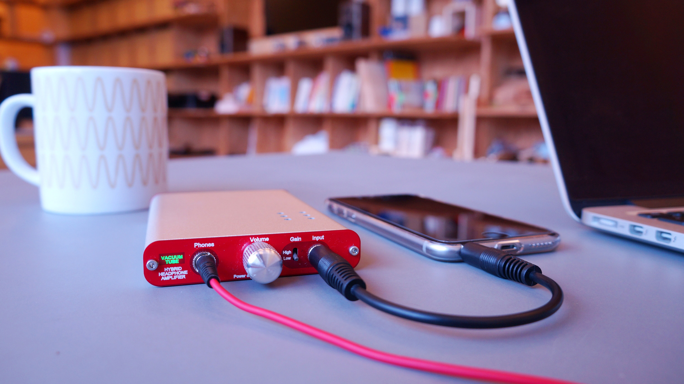 真空管ハイブリッドポータブルヘッドホンアンプ [ TU-HP01 ]｜製品情報