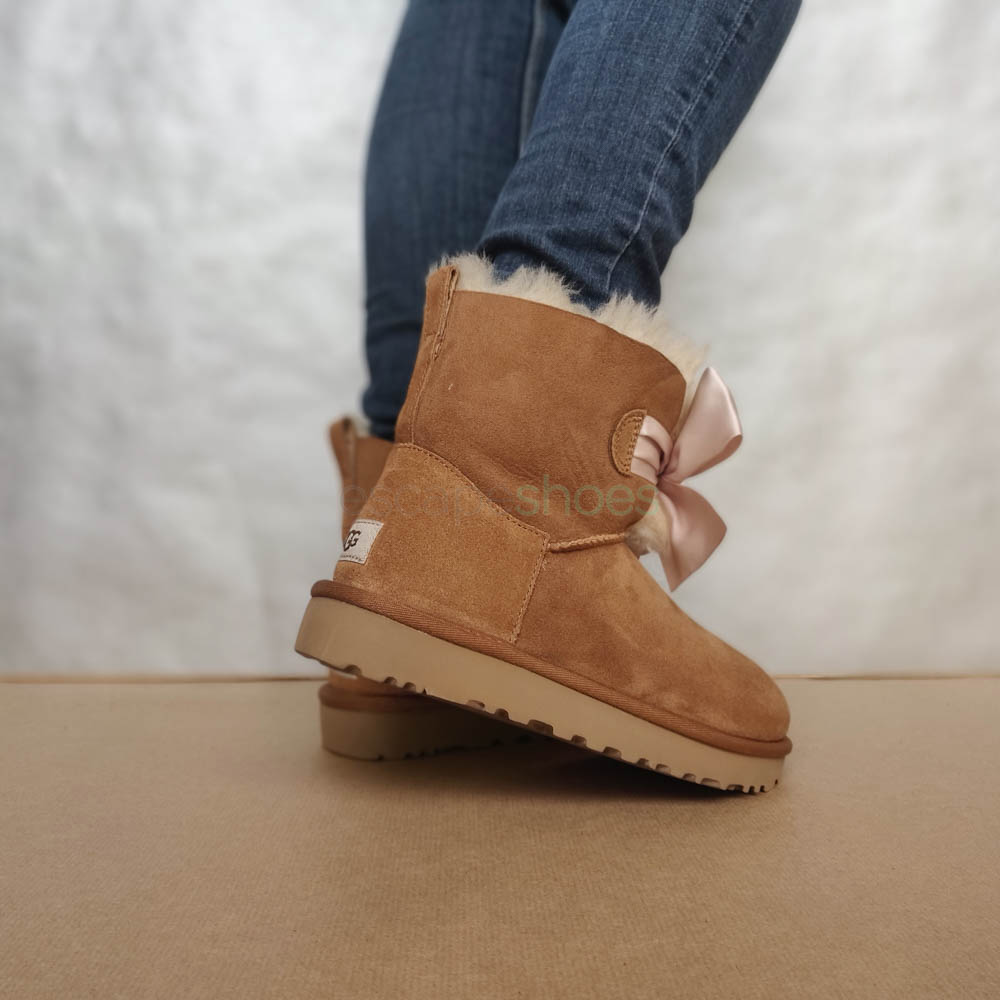 Boots UGG Australia Gita Bow Mini Brown