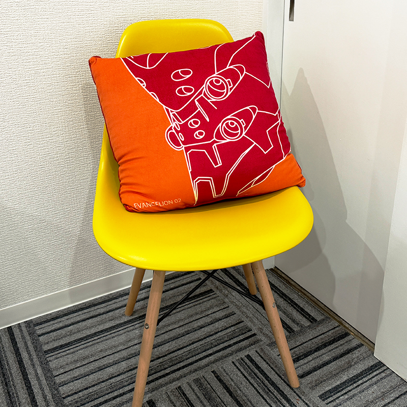 エヴァンゲリオン 背当てクッション/2号機（丸眞）: グッズ・雑貨類