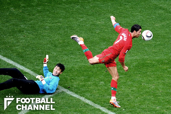 C・ロナウド、キャリア屈指の奇妙な1点!? 10年前の北朝鮮戦で決めた“首