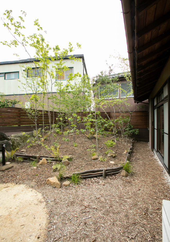 静かな空間で楽しむ庭 | 瀬戸市 | 森と暮らす フォレストニア | お庭