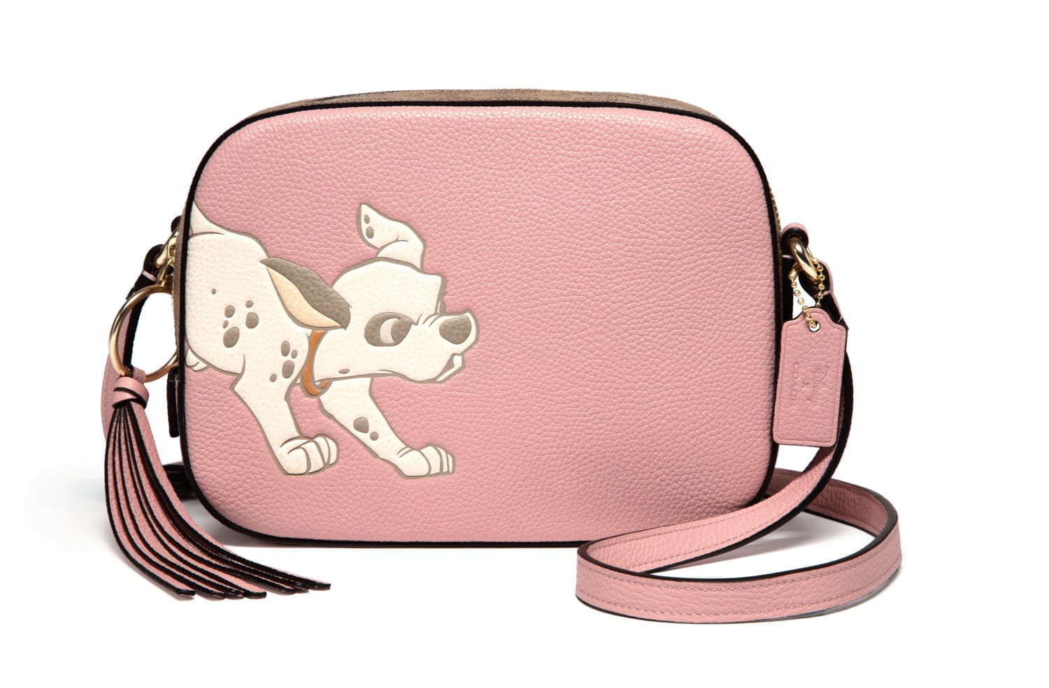 コーチからディズニー『ダンボ』を描いたカメラバッグや『ふしぎの国の