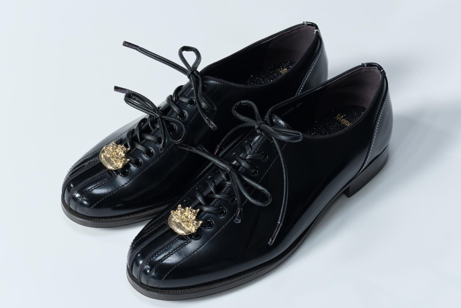 シーロン×ハルタ“星降る夜の猫”シューズ、3匹の子猫付きローファー