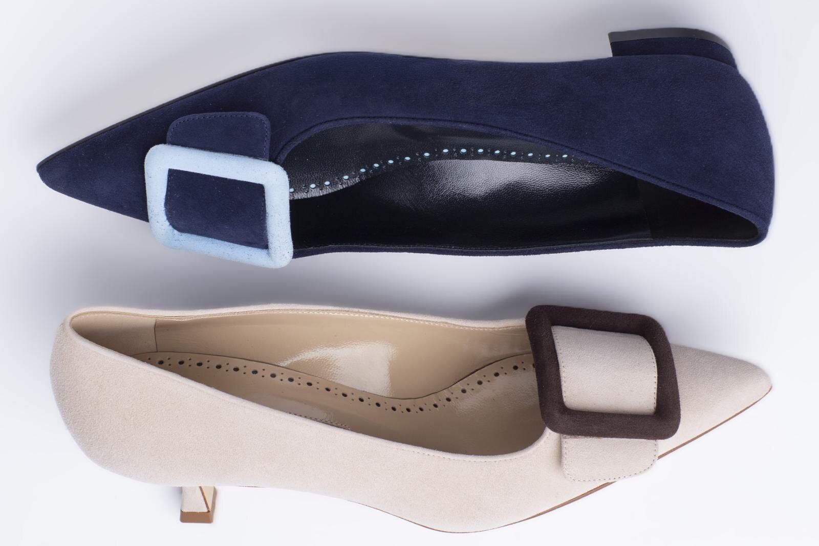 マノロ ブラニク”スクエアバックル”パンプス「メイセール」に日本限定