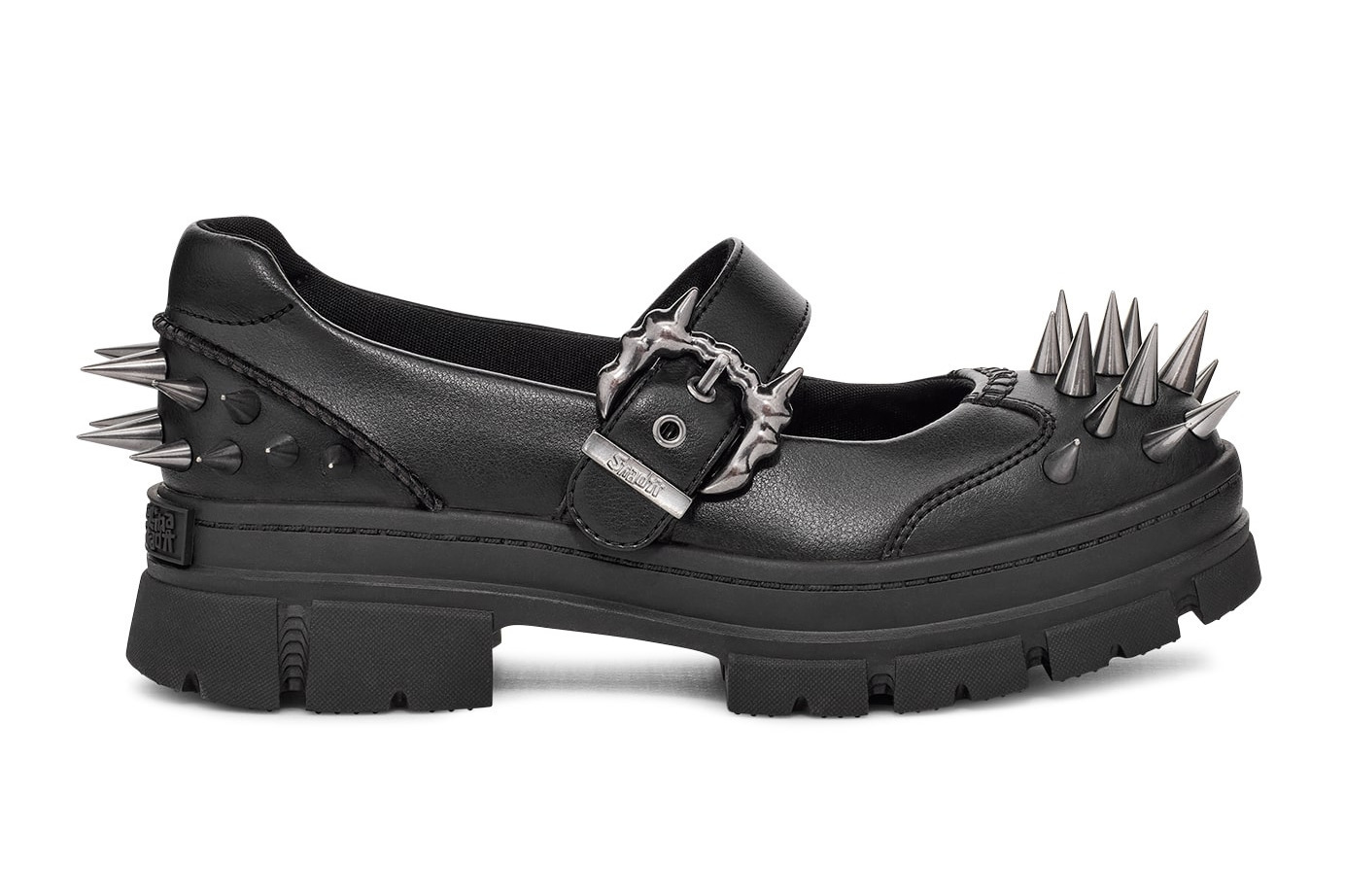 UGG×コリーナ ストラーダ、“動物の足”イラストの厚底サンダルや