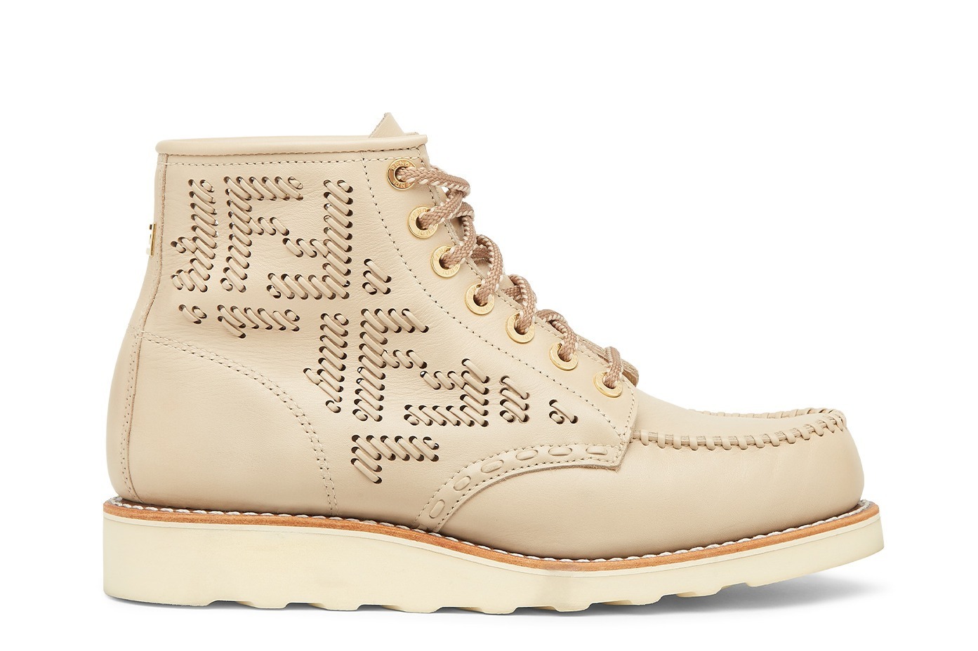 フェンディ×レッドウィングのウィメンズワークブーツ、最高級牛革に