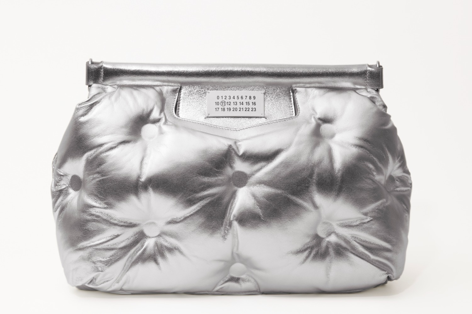 メゾン マルジェラ「グラム スラム」シルバーのレザーショルダーバッグ