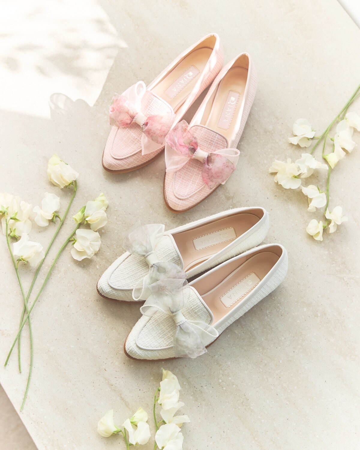 ダイアナ「花束」着想の“パステル花柄”パンプス＆チュールリボンの