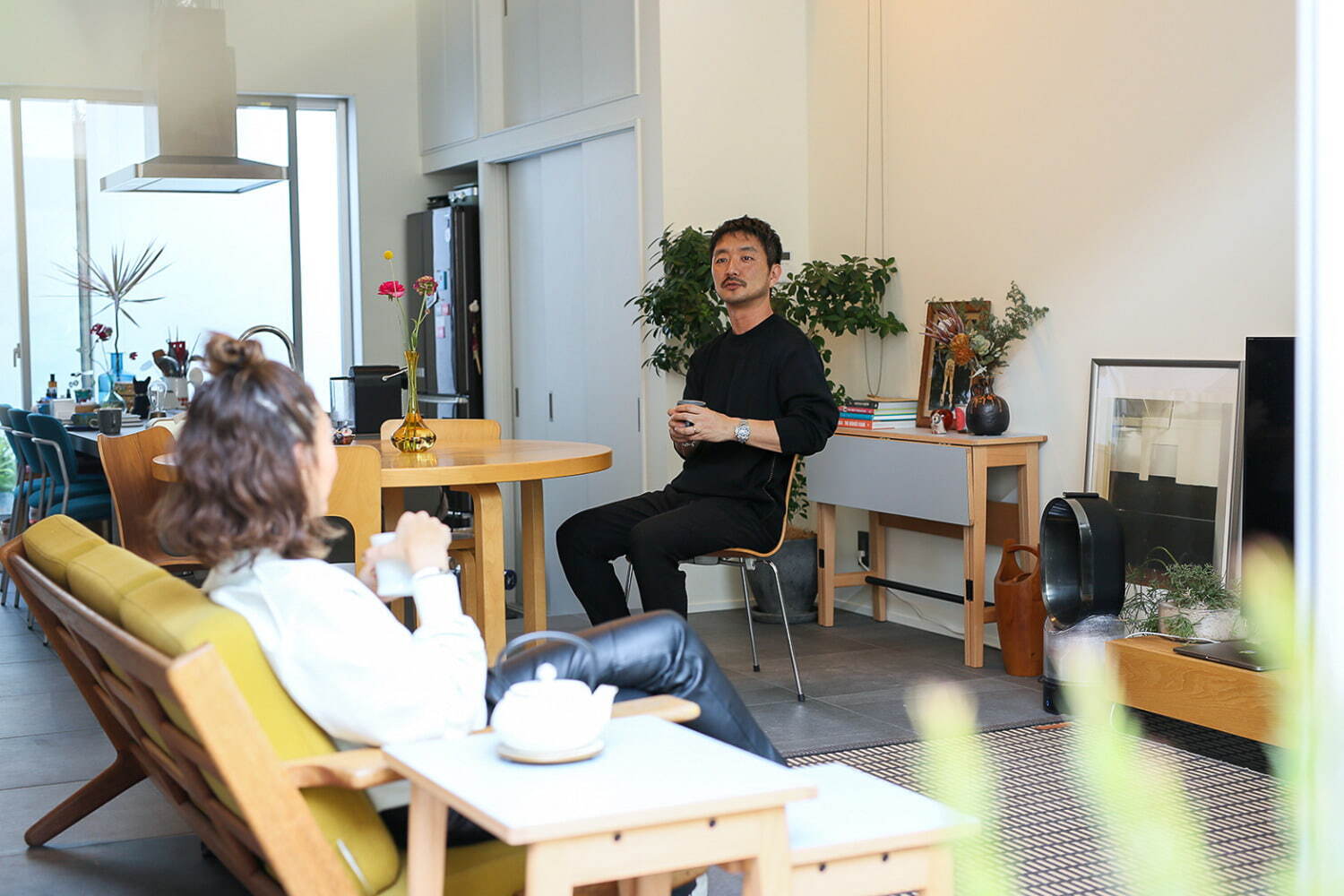 ビームス デザインとニトリの共同企画インテリア“広がる”テーブル