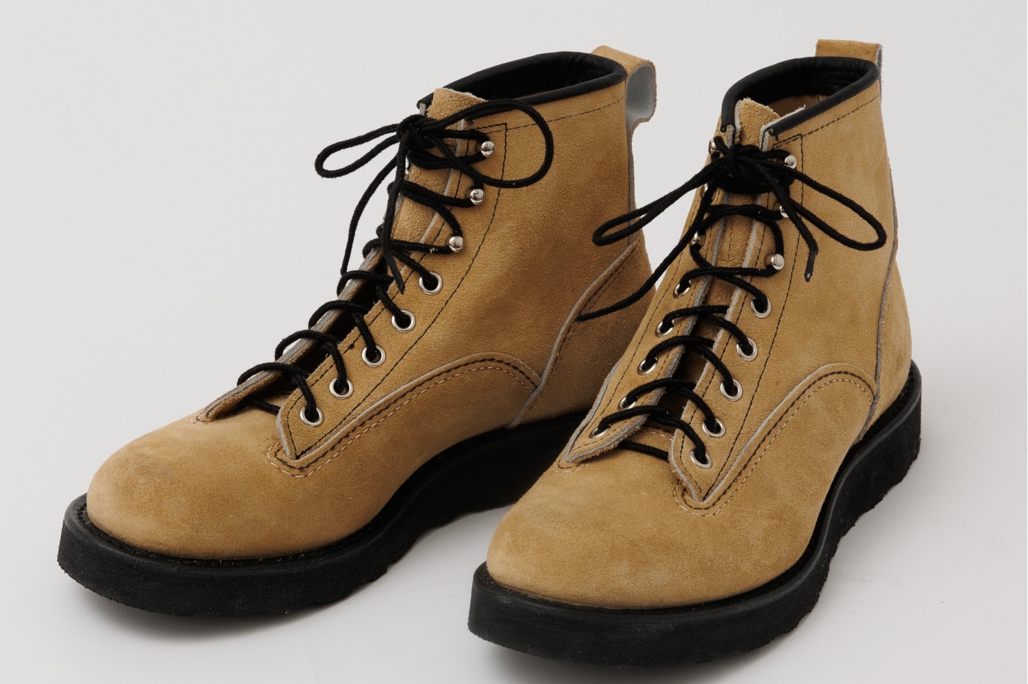 レッドウィング新作ブーツ - 廃盤モデルのソールをカスタム