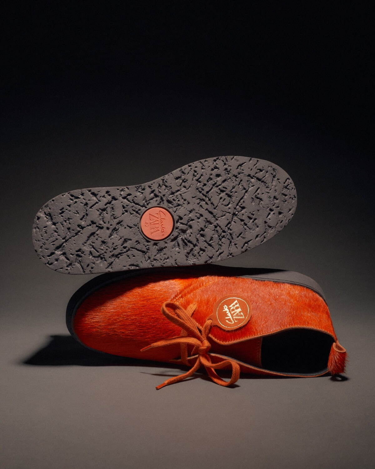 ZARA×クラークスのコラボシューズ、「ワラビー」の厚底レザーシューズ