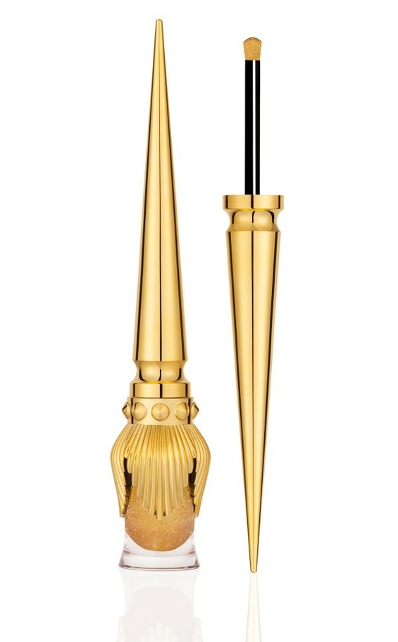 クリスチャン ルブタンのクリスマス「ゴールド」の大粒ラメ入りネイル