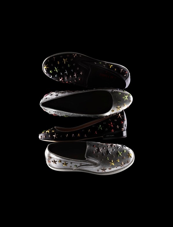 ジミー チュウから「スタースタッズ」コレクション、カラフルな虹色