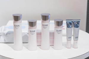 美白＆エイジングケア「エリクシール ホワイト」が進化、新成分配合の