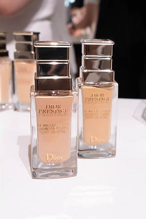 ディオール プレステージ“ローズ生まれ”のスキンケア ファンデーション