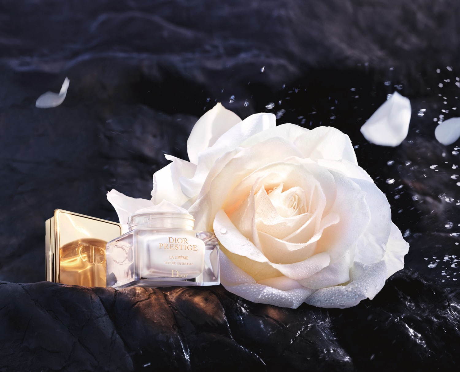 ディオールから“花びら型”金のマッサージ アプリケーター