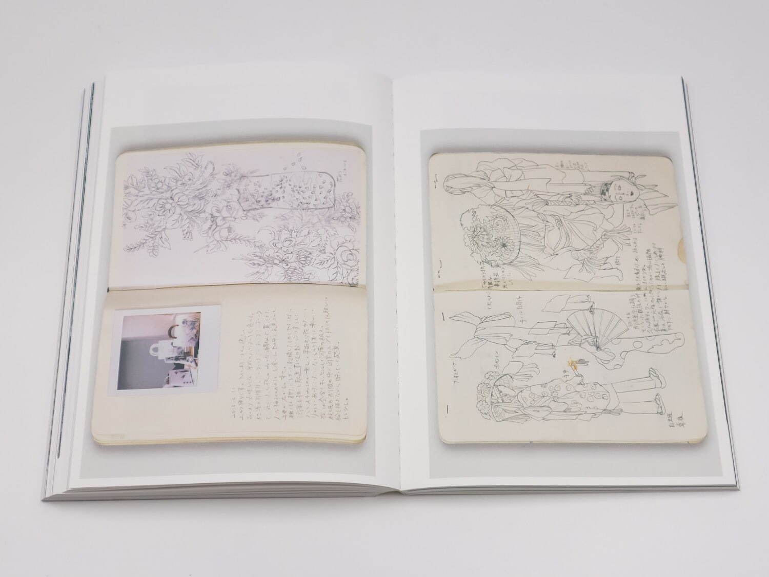 作品集『10 Mame Kurogouchi』スケッチやルックをオールカラー掲載、10