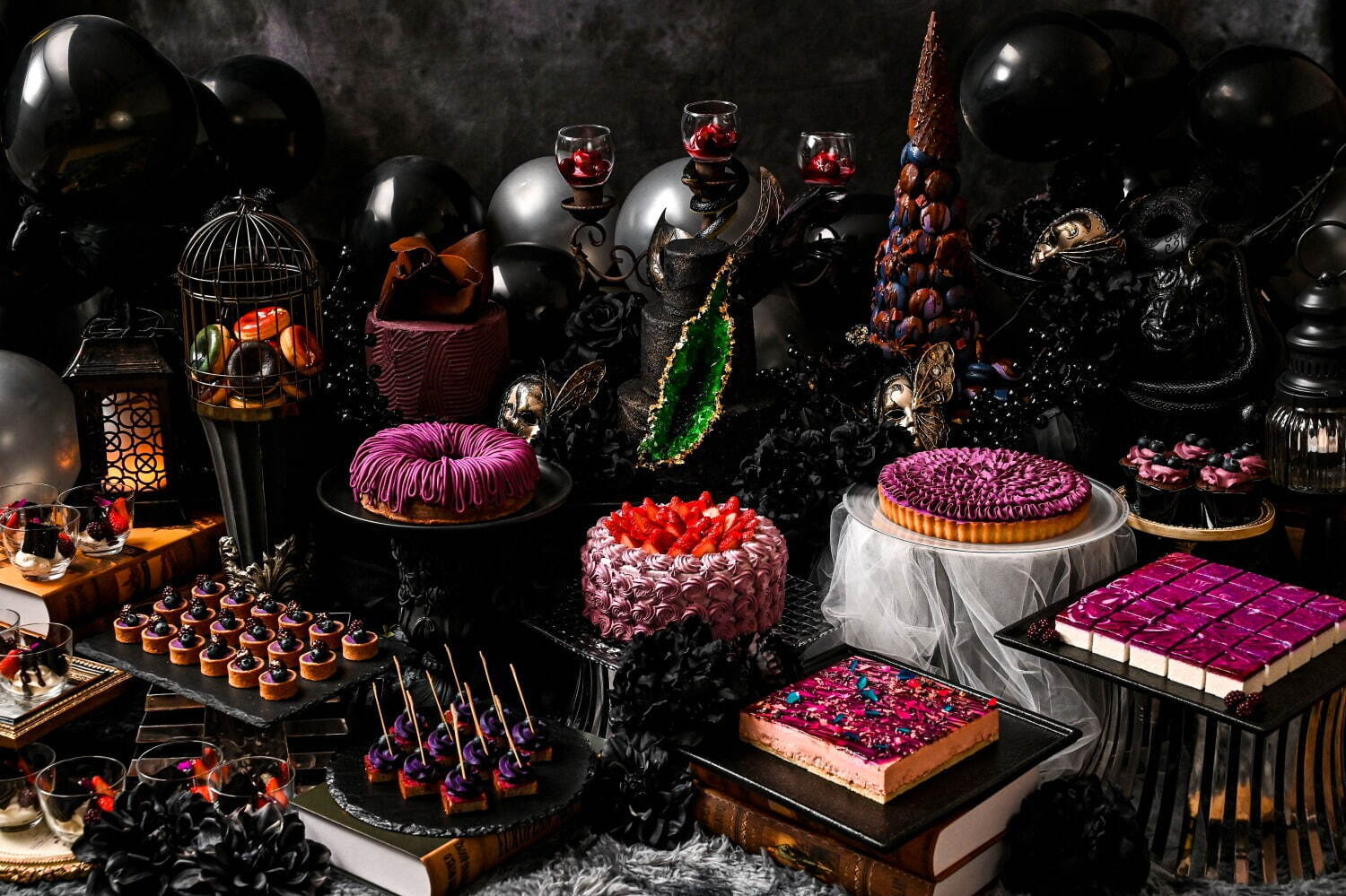 アートホテル大阪ベイタワーで“ヴァルプルギスの夜”スイーツブッフェ