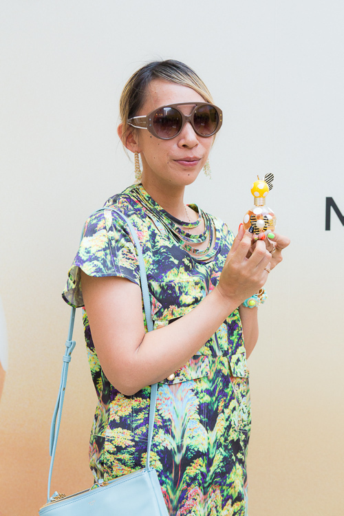 マーク ジェイコブスから新香水「ハニー」が登場 - 黄色のロンドンバス