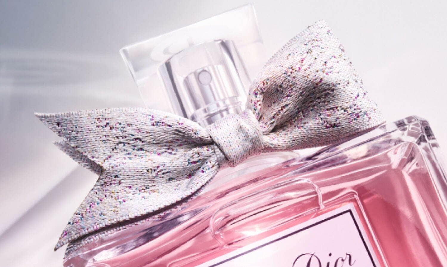 ディオールの名香「ミス ディオール」リニューアル、花束のような香り