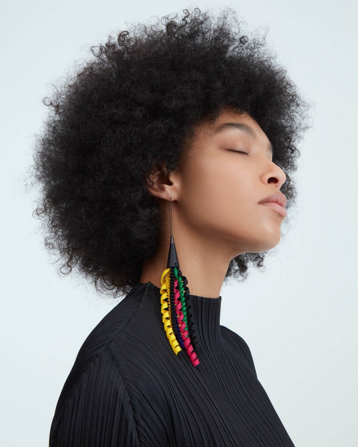 プリーツ プリーズ イッセイ ミヤケ「紙吹雪」モチーフのワンピースや