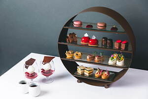 フォションホテル京都、多彩なショコラスイーツが並ぶ冬アフタヌーン