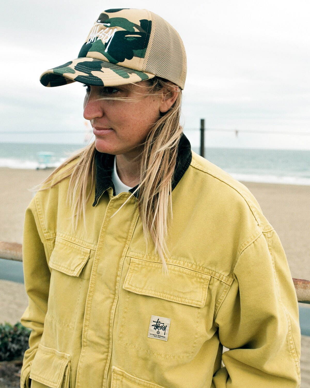 ステューシーとア ベイシング エイプのコラボキャップ、ベイプカモ柄に