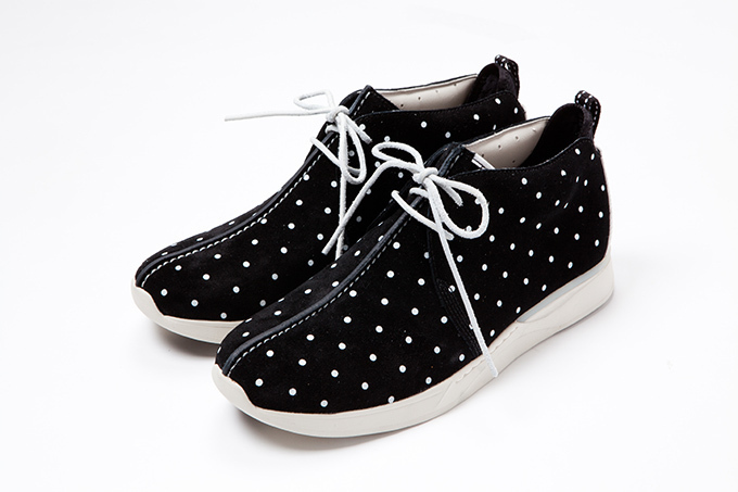 クラークス×ヘザーグレーウォール、世界700足の限定シューズ発売