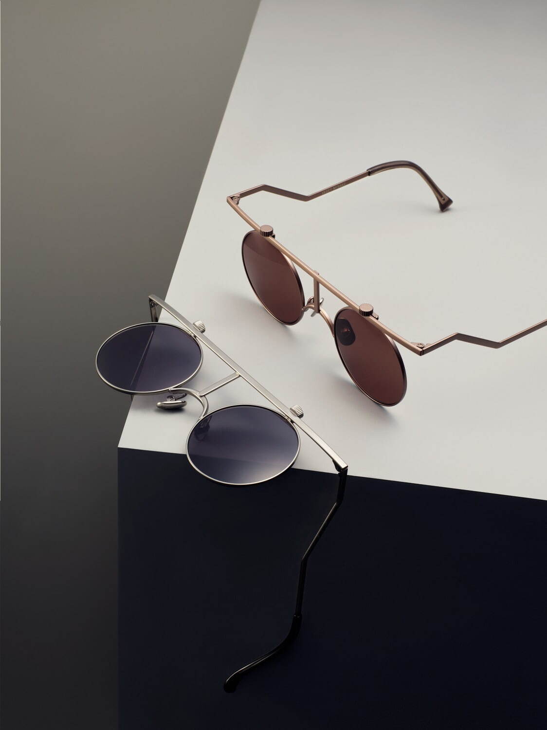 写真8/14｜イッセイ ミヤケ アイズ“一本の線×二つの円”のサングラス