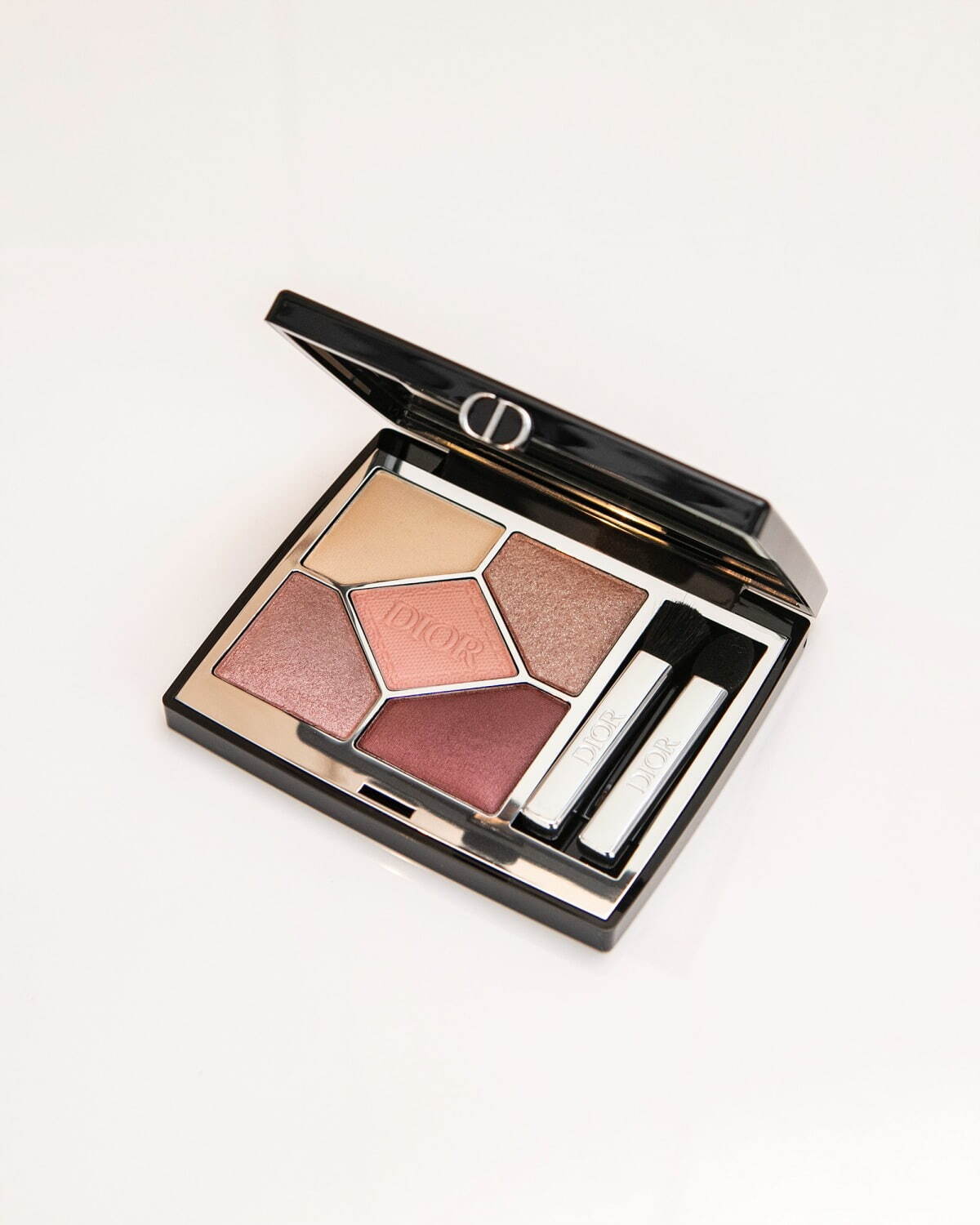 ディオールショウ」がリニューアル、アイシャドウ「サンク クルール