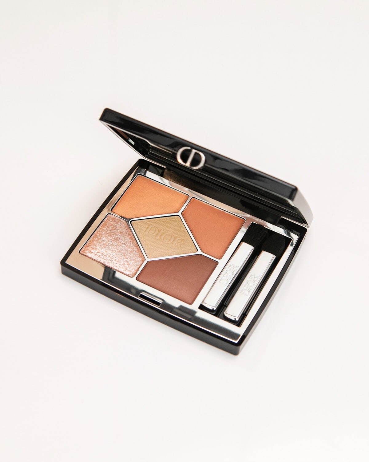 ディオールショウ」がリニューアル、アイシャドウ「サンク クルール