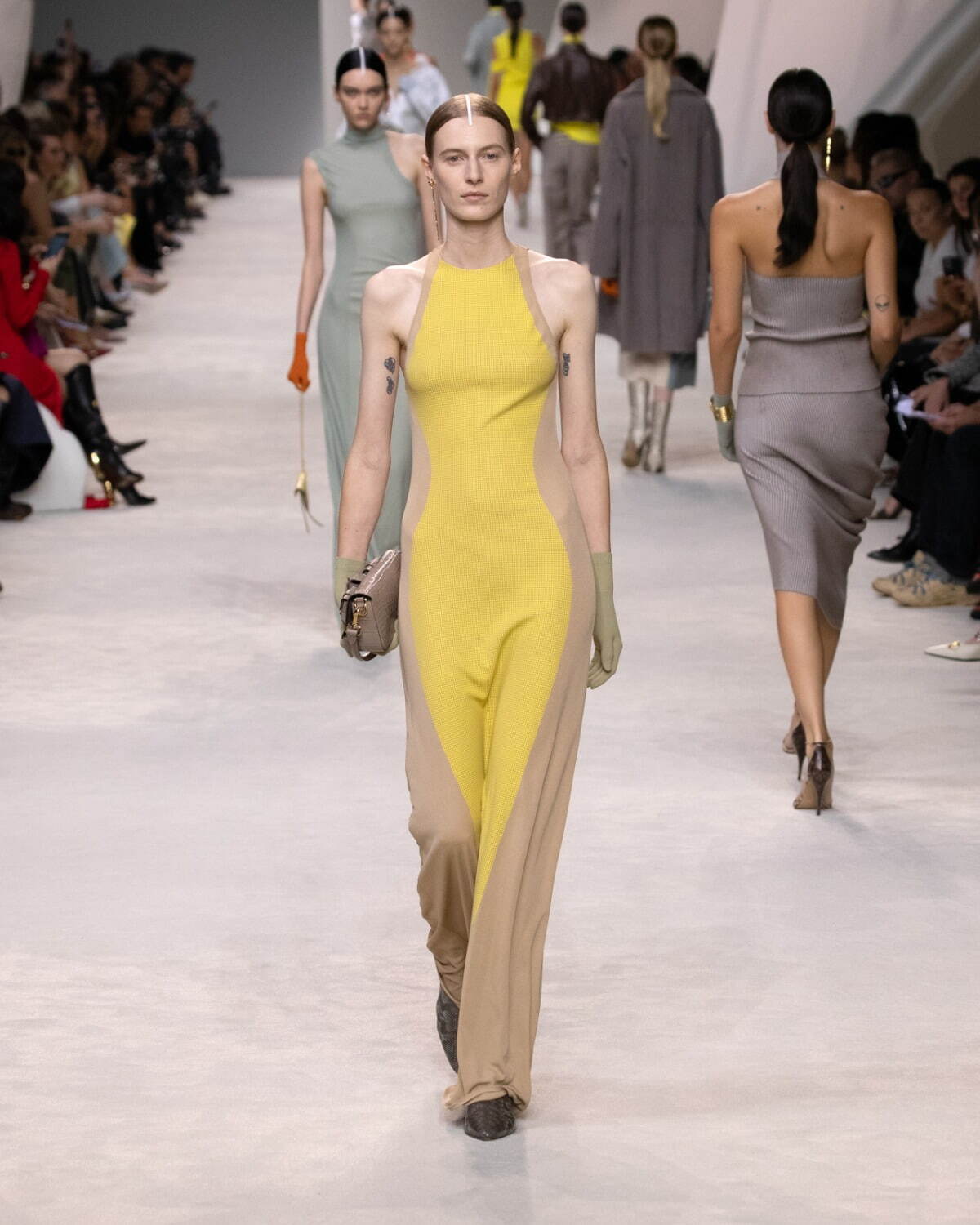 フェンディ 2024年春夏 ウィメンズコレクション - 心地よい