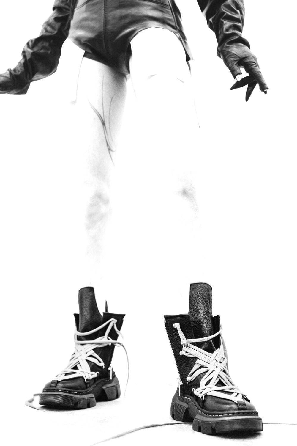 ドクターマーチン × リック・オウエンスの厚底コラボブーツ、ユニーク