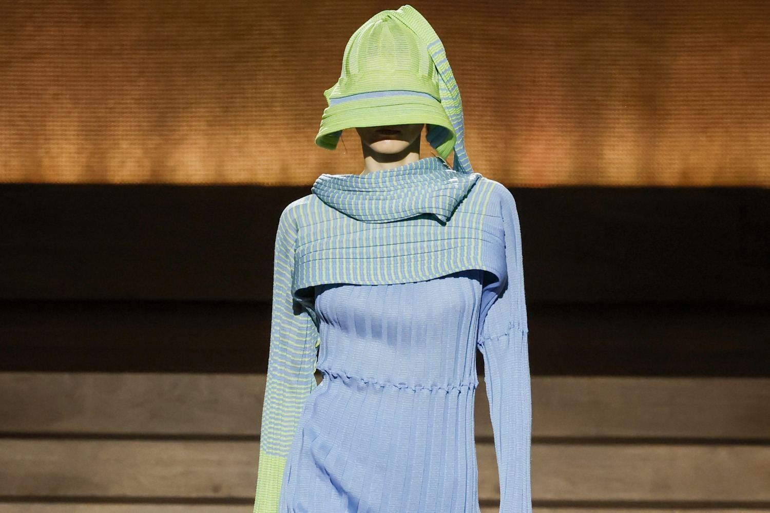 イッセイ・ミヤケ『ISSEY MIYAKE』M.ホルボーン編 和英二カ国語版