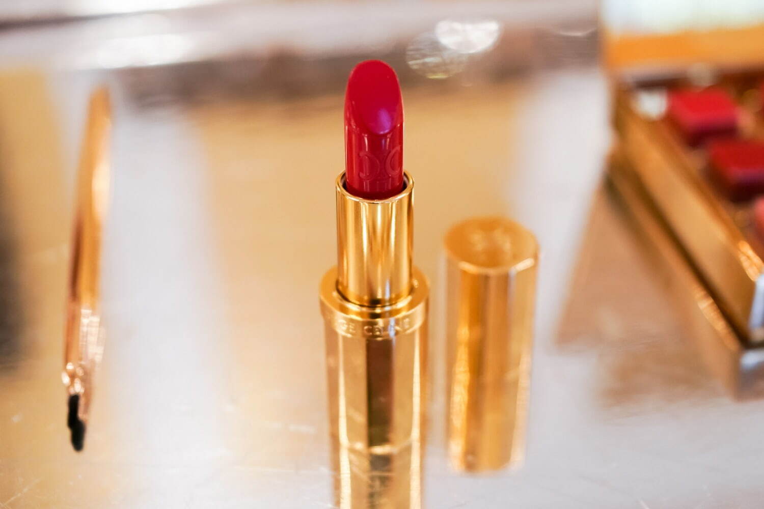 セリーヌ初のコスメライン「セリーヌ ボーテ」誕生、第1弾はクラシック