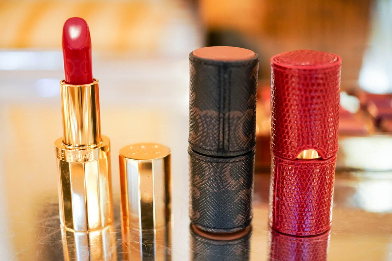 セリーヌ初のコスメライン「セリーヌ ボーテ」誕生、第1弾はクラシック