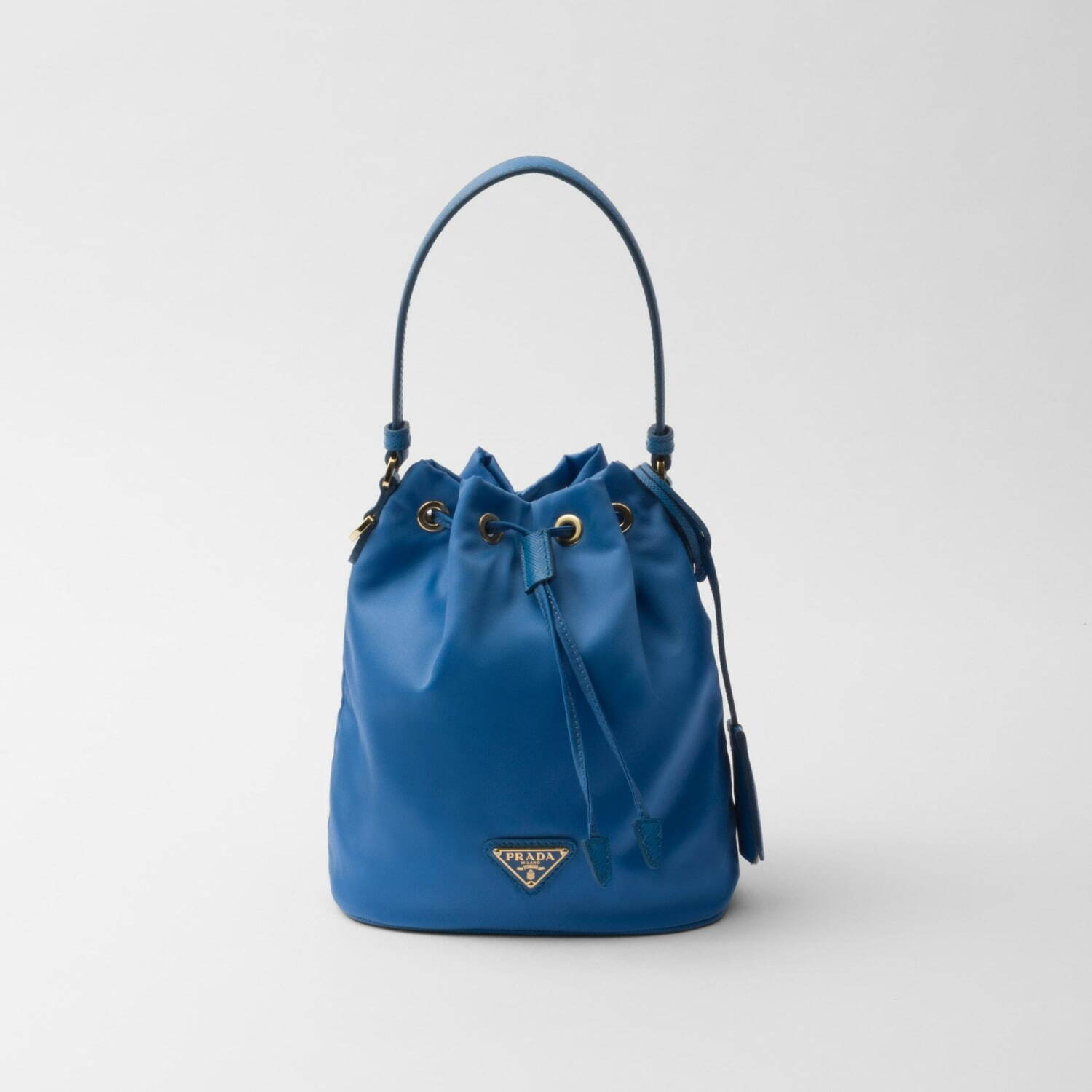 プラダ リエディション 1978」24年春夏バッグ、“アーカイブ着想”の