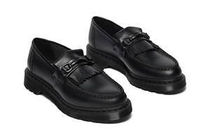 ドクターマーチンのローファー「エイドリアン」“レッド覗く”タッセル