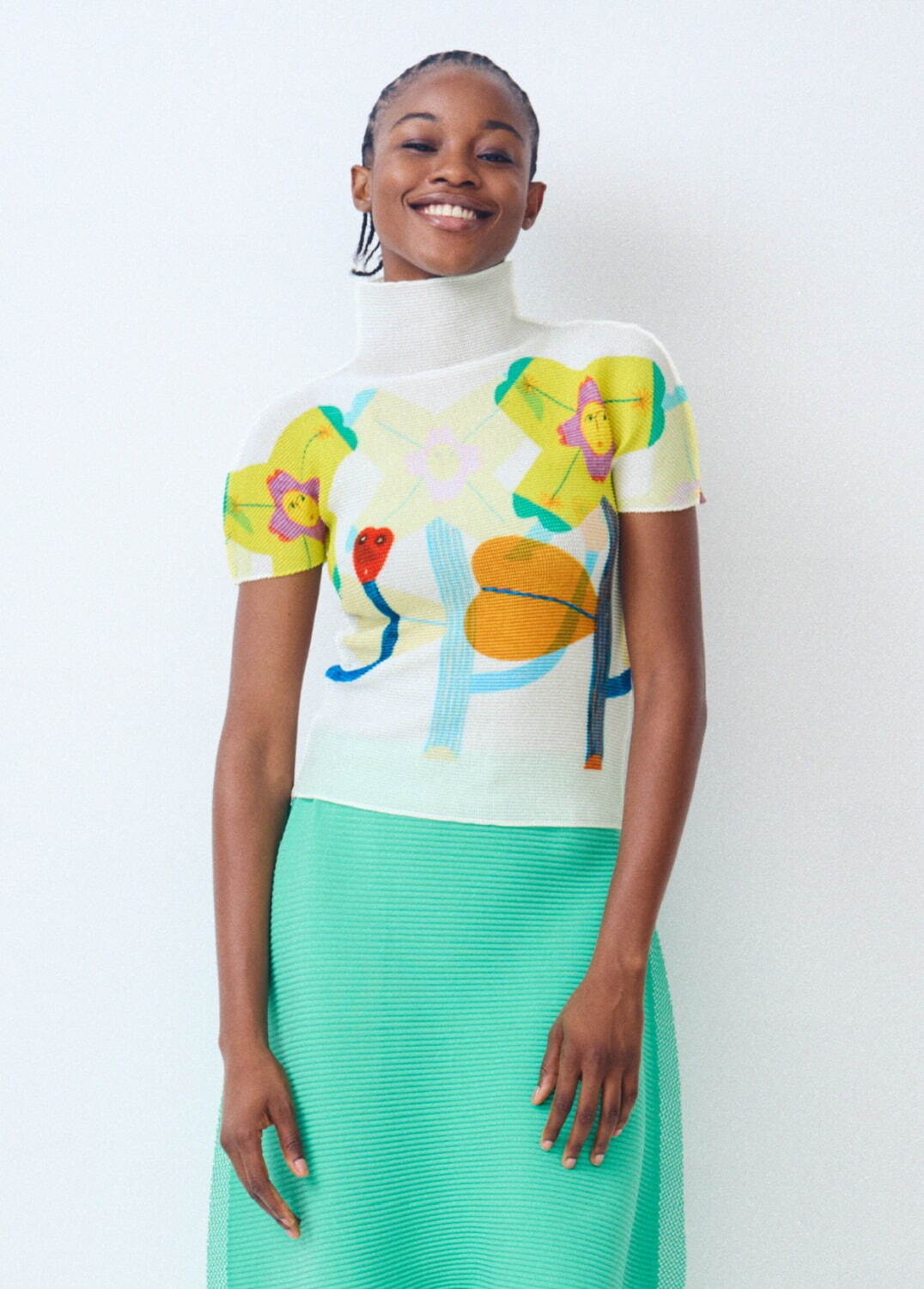 ミー イッセイ ミヤケ、“夢の中の花”を描いたストレッチプリーツ